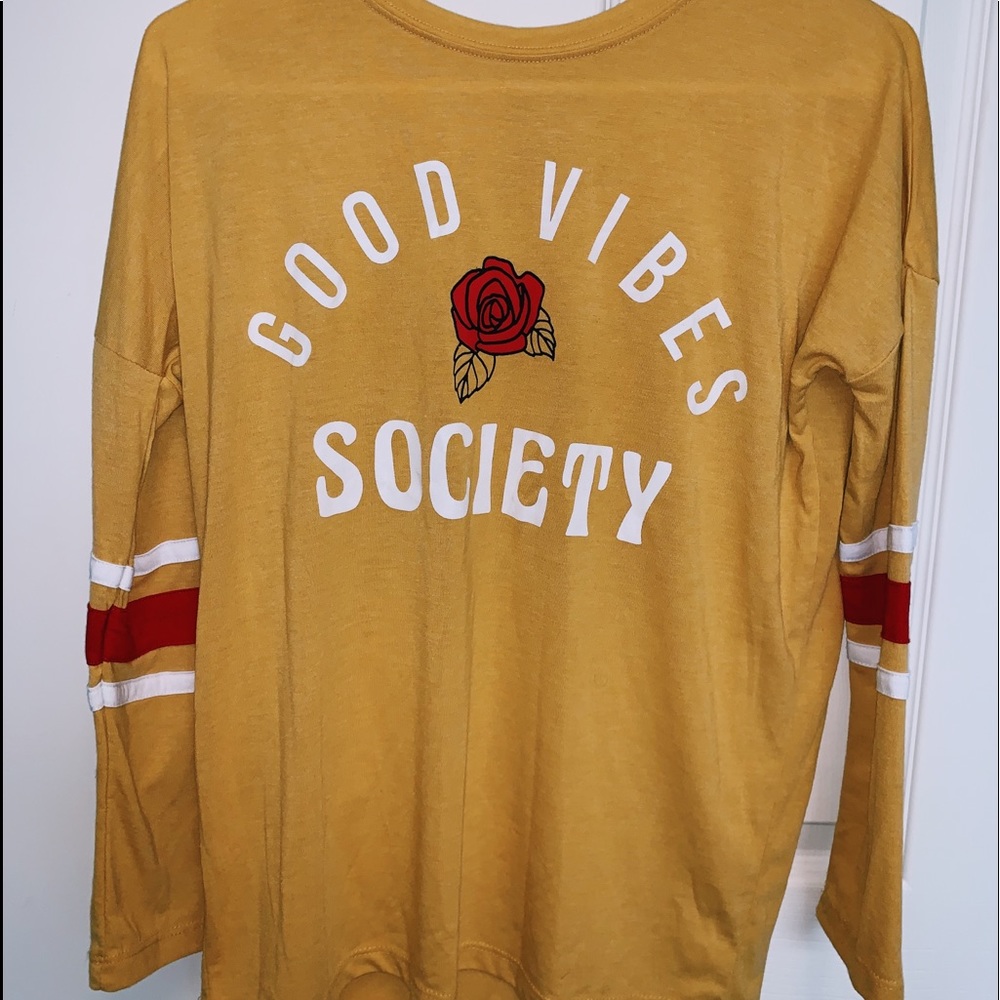 Long sleeve shirt.